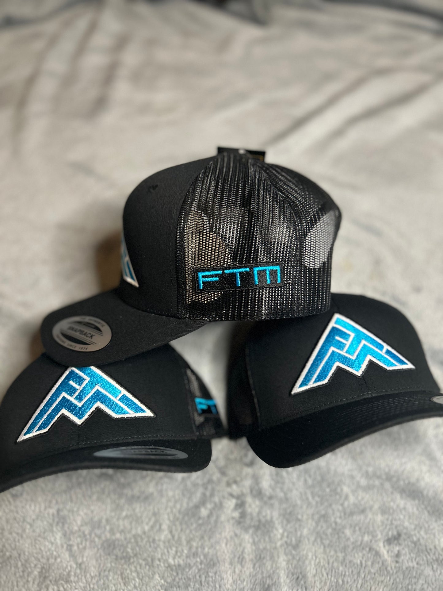 Triple Neon - BLACK/BLUE