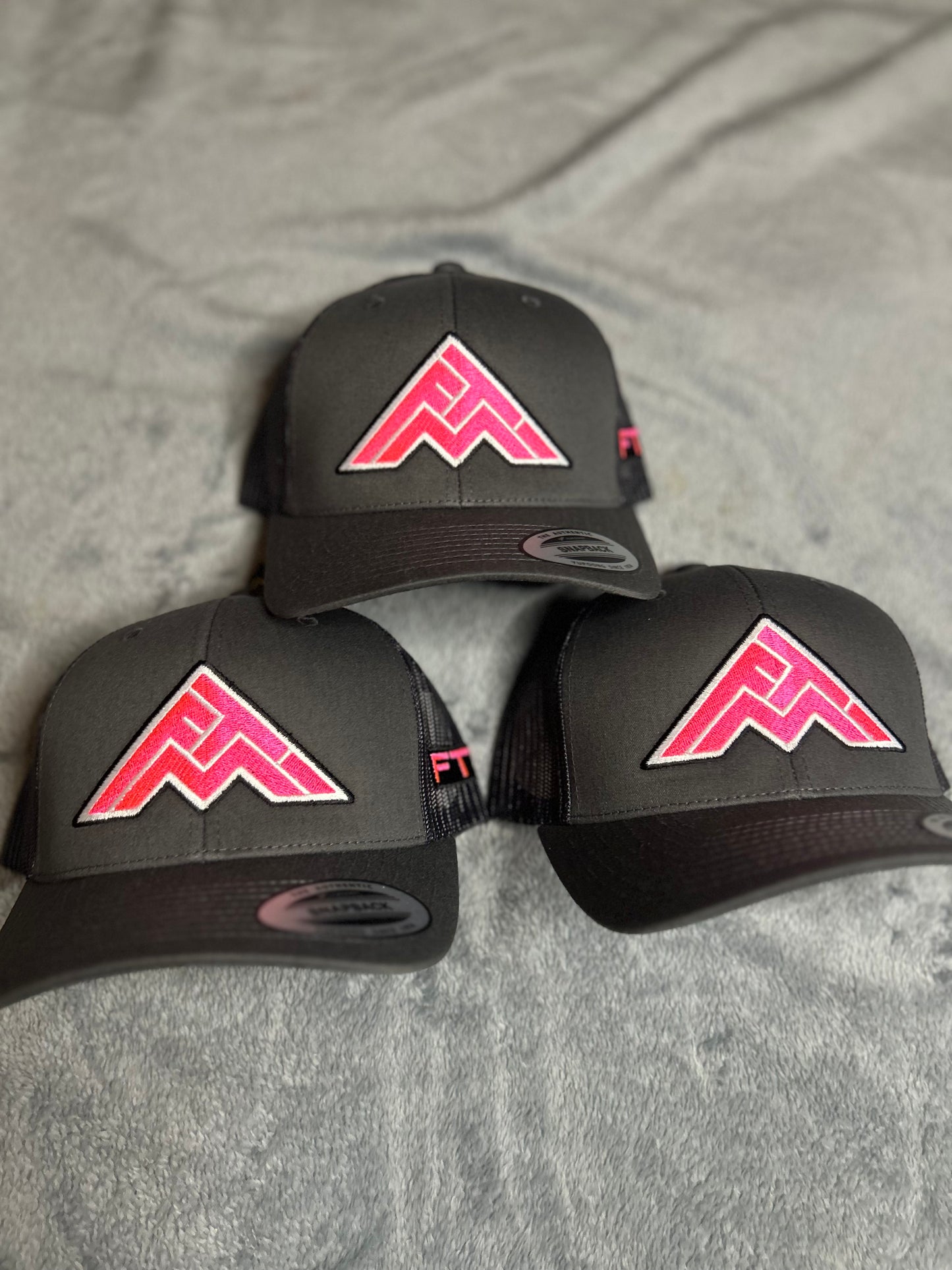 Triple Neon - GREY/PINK