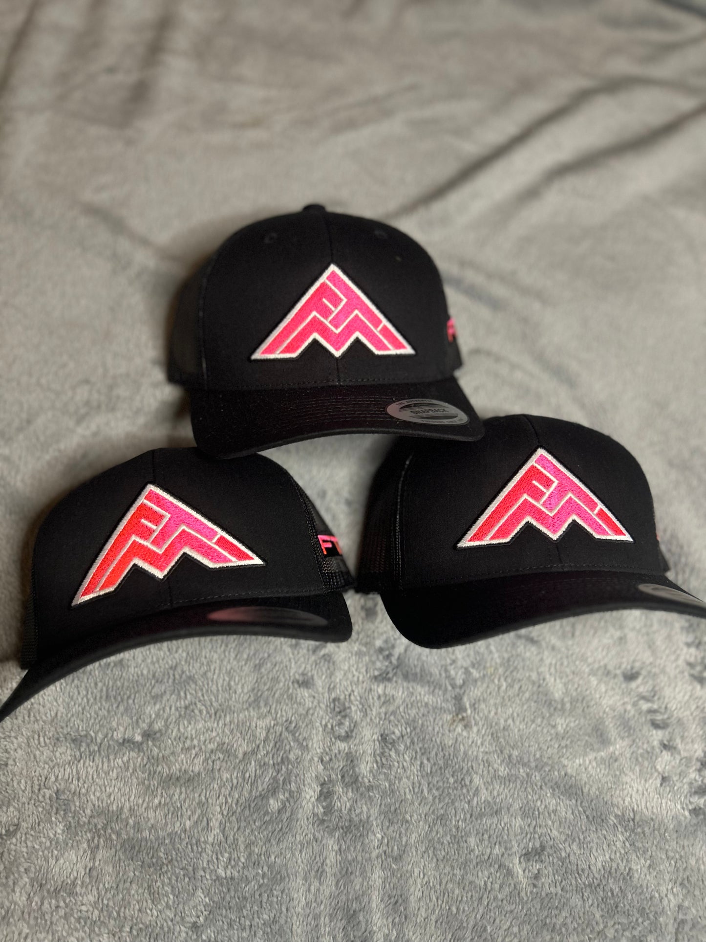 Triple Neon - BLACK/PINK